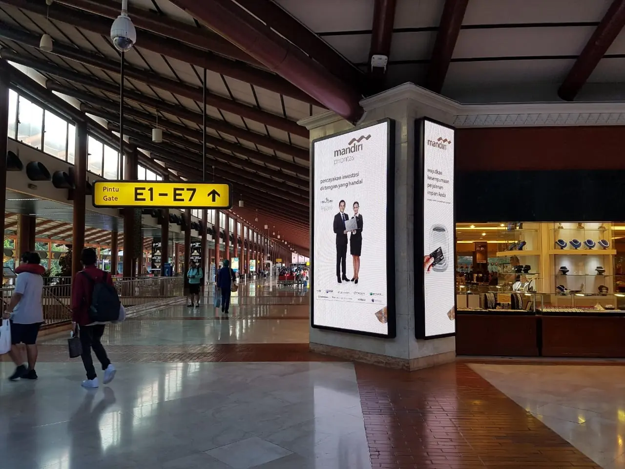 Bandara Soekarno Hatta Terminal 2