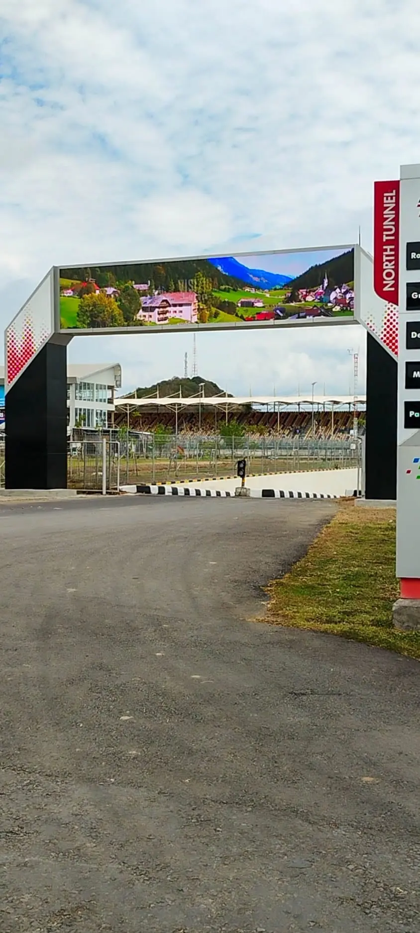 Videotron Outdoor Sirkuit Mandalika